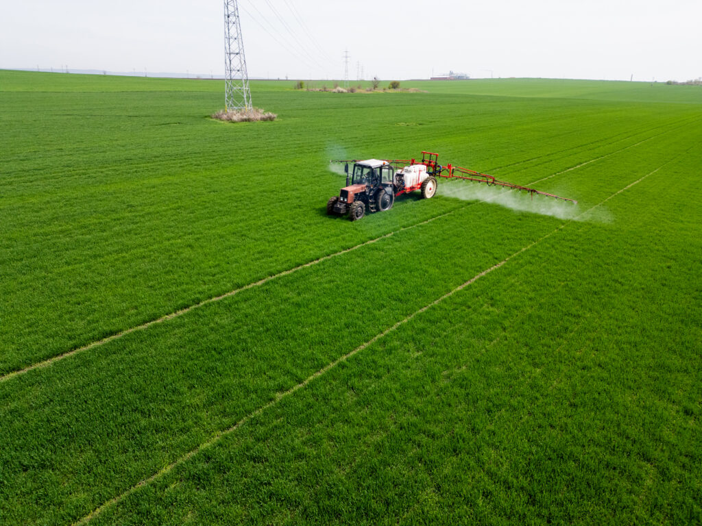 drone spraying vs traditional spraying